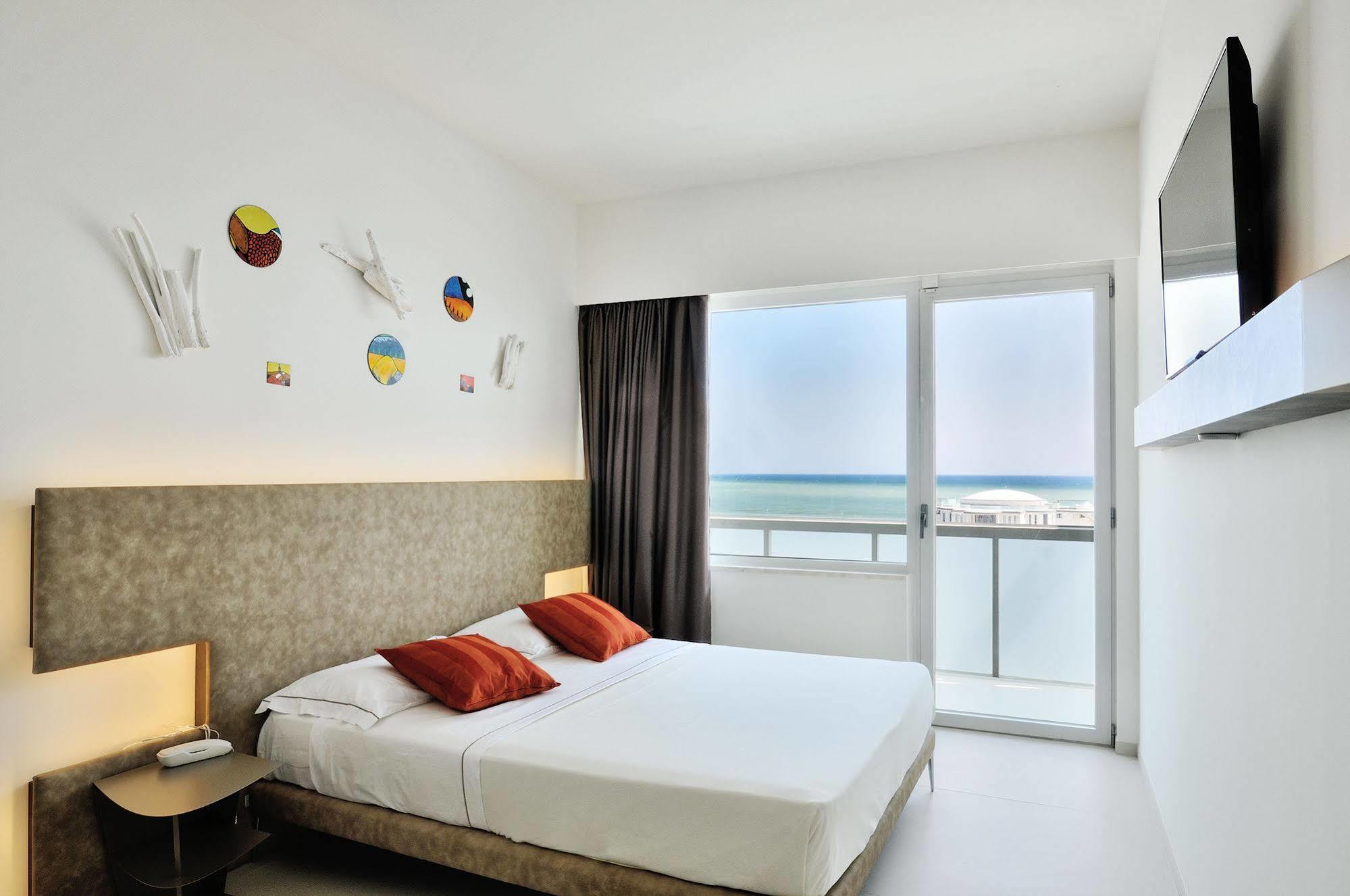 Hotel Cristallo Σενιγκάλια Εξωτερικό φωτογραφία